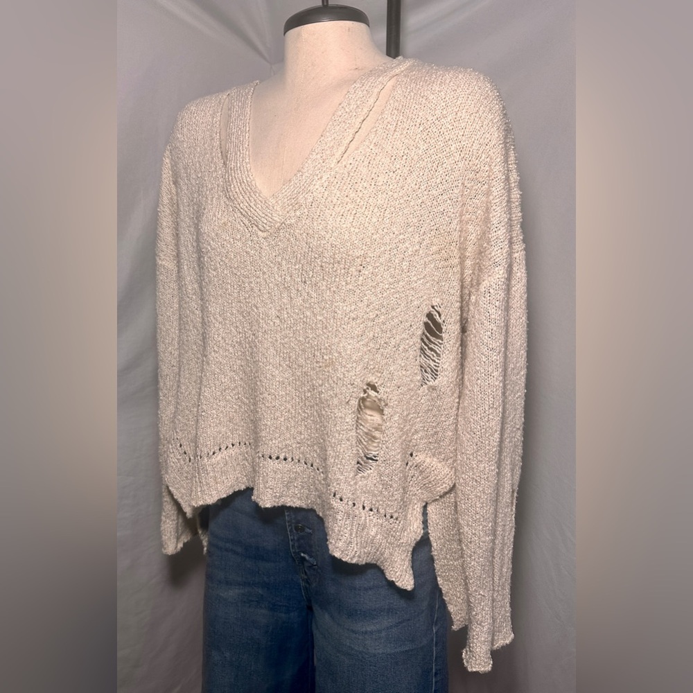 Distressed Cream Slouchy V-Neck Sweater FATE Size Large